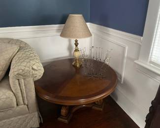 round coffee or end table