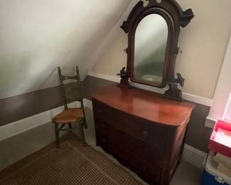 dresser wih mirror