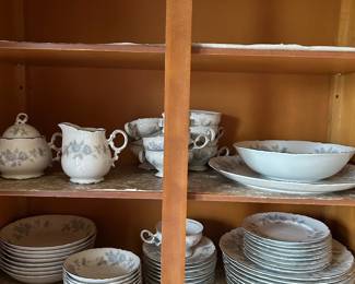 Complete china set. 
