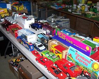 Assorted die cast cars and trucks (some NIB)