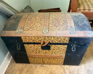Camel Back Trunk
