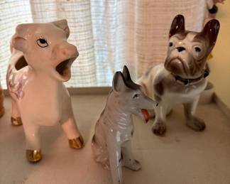Figurines