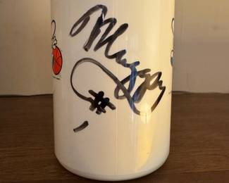 Charlotte Hornets mug hand-signed by point guard, Muggsy Bogues.