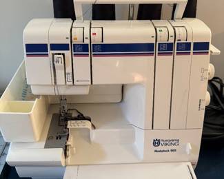 Husqvarna Viking Huskylock 905 Serger