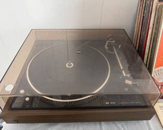 Dual 606 turntable