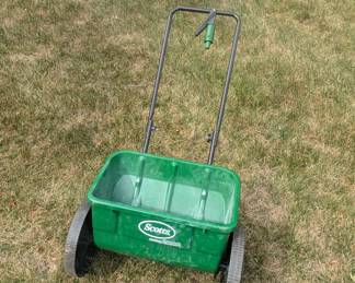 R96 - $25. Scotts Spreader.