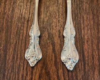 R87 - $180. Service for 16. 120 Pieces. International Silver Company Deep Silver. The Countess pattern.