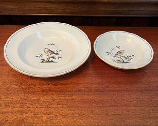 R36 - $550. Spode Queen's Bird. 57 Pieces. 6 Dinner Plates. 9 Luncheon Plates. 9 Saucers. 9 Tea Cups. 1 Medium Oval Serving Bowl 9" x 6.5". 1 sugar bowl & creamer set. 6 - 9" rimmed soup bowls. 8 - Small Bowls 6.25". 8 - Small Plates 6.25".