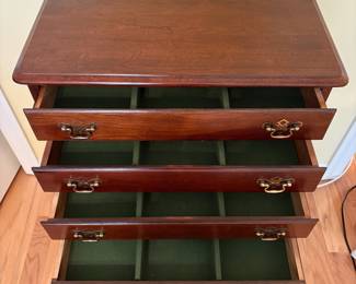 R22 - $300. 4 Drawer Queen Anne Silver Chest. Measures 24" x 15" deep x 31.5" tall. Excellent condition. Felt lined, divided drawers can lift out. All drawers slide easily.