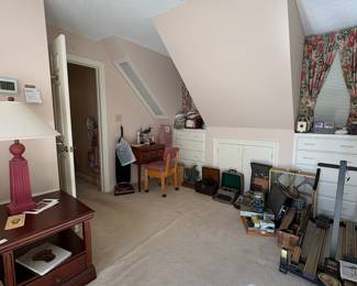 OVERVIEWS - TONS!!! Of small items to shop when you come!