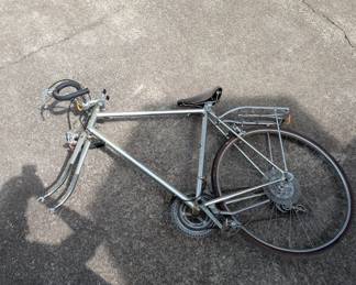 R95 - $100. Vintage Motobecane Road Bike. As is.