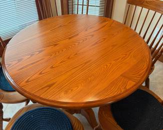 R46 - $350. S Bent & Sons Colonial Set. Solid Wood. Great size for Breakfast Nook! 3' round table with 5 chairs. Excellent Condition. Has 1 - 17.5" leaf. Table is 36" round x 30" tall.