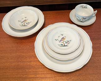 R36 - $550. Spode Queen's Bird. 57 Pieces. 6 Dinner Plates. 9 Luncheon Plates. 9 Saucers. 9 Tea Cups. 1 Medium Oval Serving Bowl 9" x 6.5". 1 sugar bowl & creamer set. 6 - 9" rimmed soup bowls. 8 - Small Bowls 6.25". 8 - Small Plates 6.25".