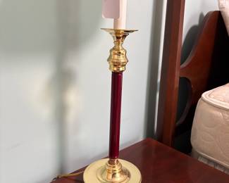 R18 - $25. Single Table Lamp. Measures 31.5" tall.