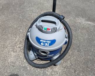 R109 - $30. 6 Gallon Shop Vac. Wet/Dry Model 90M200
