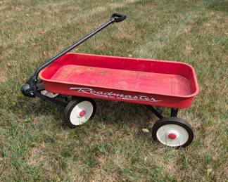 R113 - $35. Vintage Roadmaster Metal Wagon. Very good condition.