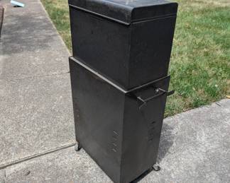R108 - $100. SMALL stacking tool box. RUC Industrial. Very good condition.