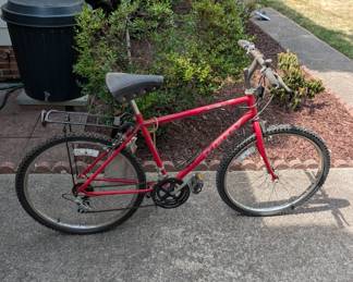 R94 - $100. Vintage Huffy Bicycle.