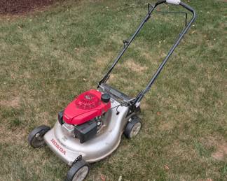 R115 - $40. Honda Push Mower. Model HRR2169VKA.