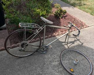 R95 - $100. Vintage Motobecane Road Bike. As is.