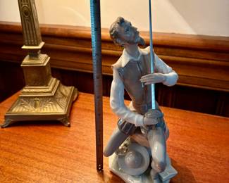 R66 - $60. Lladro 5357. Don Quixote. With Box. No issues noted.