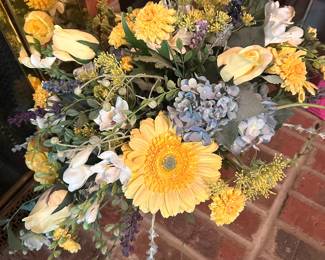 R119 - $20. Faux Floral Tabletop Display.