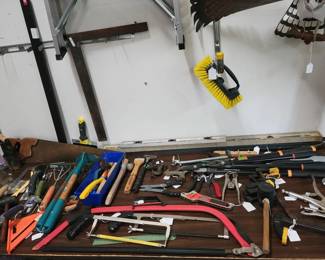 Hand Tools / Levels / Saws / Clamps