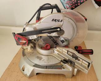 Skilsaw Compound Miter Saw