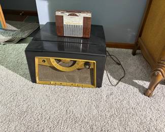 Admiral mid 50's Bakelite radio
