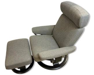 Grey Lounge Chair W Footrest