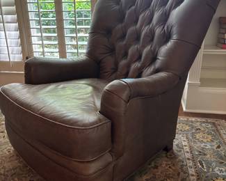 Tufted leather arm chair 
