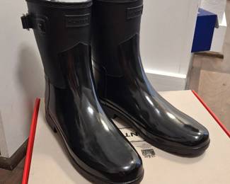 Laidies black runner boots