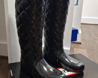 Ladies tall black rubber boots