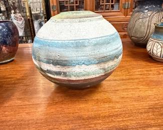 Gorgeous hand made pottery vase signed Tucker