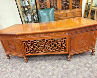 Beautiful Rosewood Executive Desk