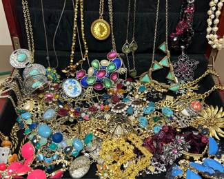 Costume jewelry 