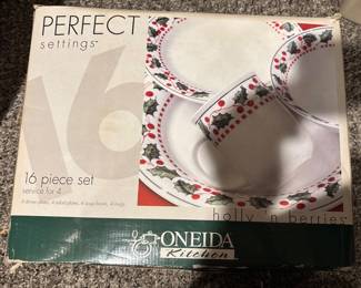 ONEIDA Christmas Holly ‘n Berries 16 pc table setting (several boxes available)