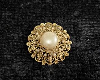 Brooch / Lapel Pin