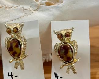Owl Brooch/ Pins