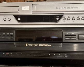 Zenith DVD & VHS Player XBV613. SONY Compacts Disc Player