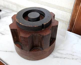 beautiful wood foundry mold in excellent condition
