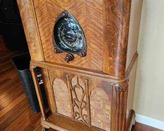 Preview picture-working Zenith radio