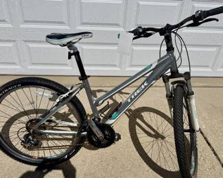 Trek Women's Mountain Bike 16" Frame