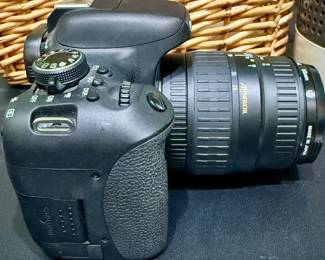 Canon EOS Rebel T6i DSLR Camera