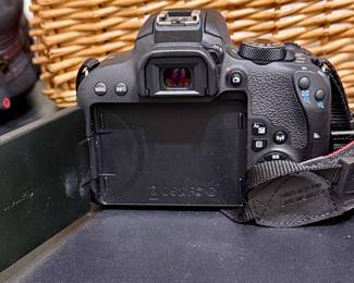 Canon Rebel T7i DSLR
