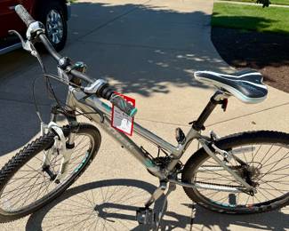 Trek Women's Mountain Bike 16" Frame