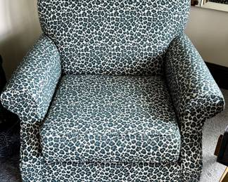 Diamond Accent Chair in Meow Teal