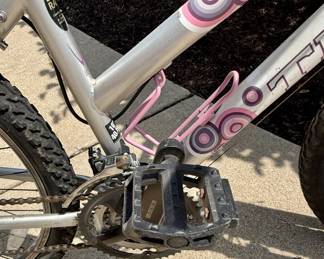 Trek 820 Women's Mountain Bike 16" Frame