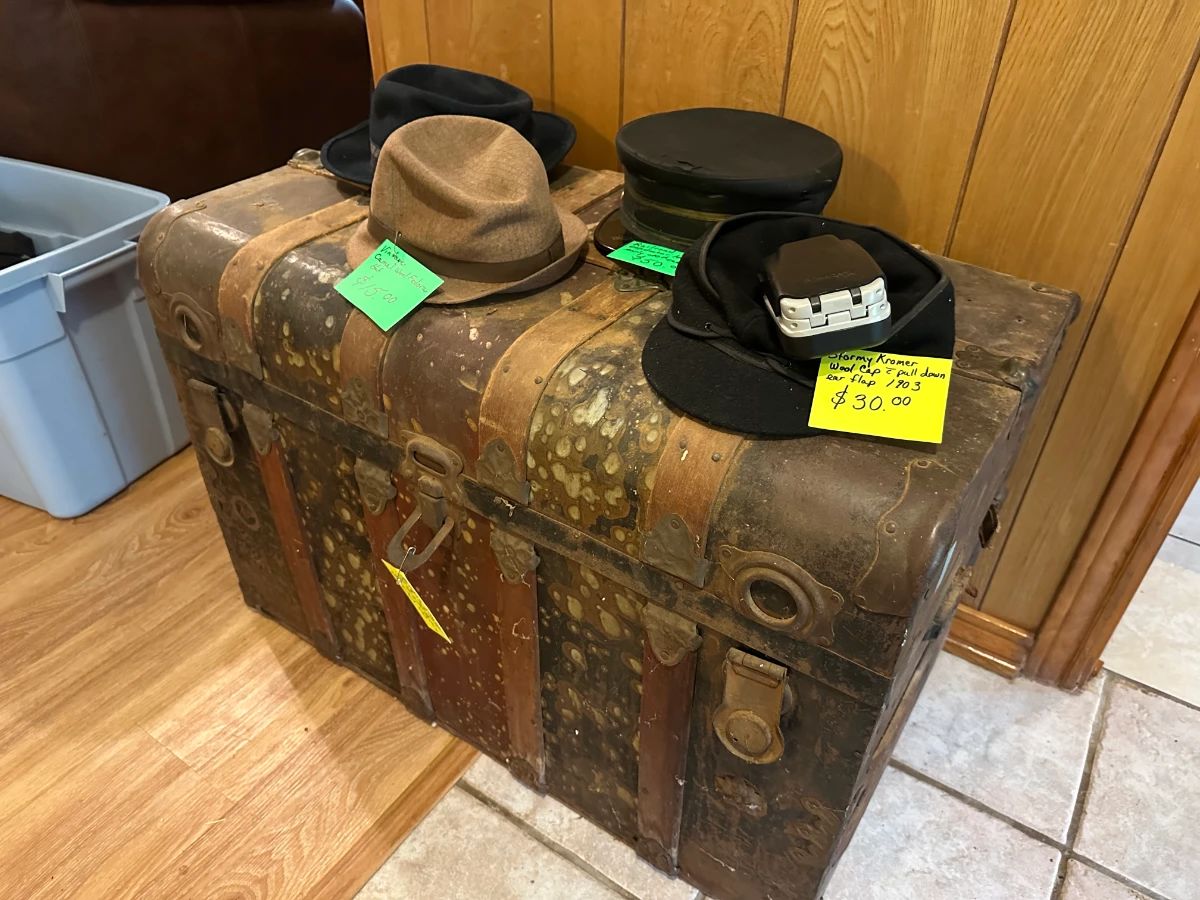 TRUNK - HATS