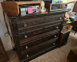 FOUR DRAWER CHEST